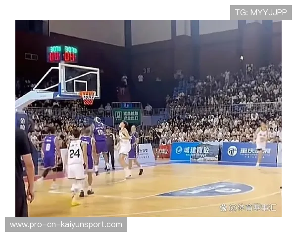 少打一人反超比分！主帅激动冲进场狂奔