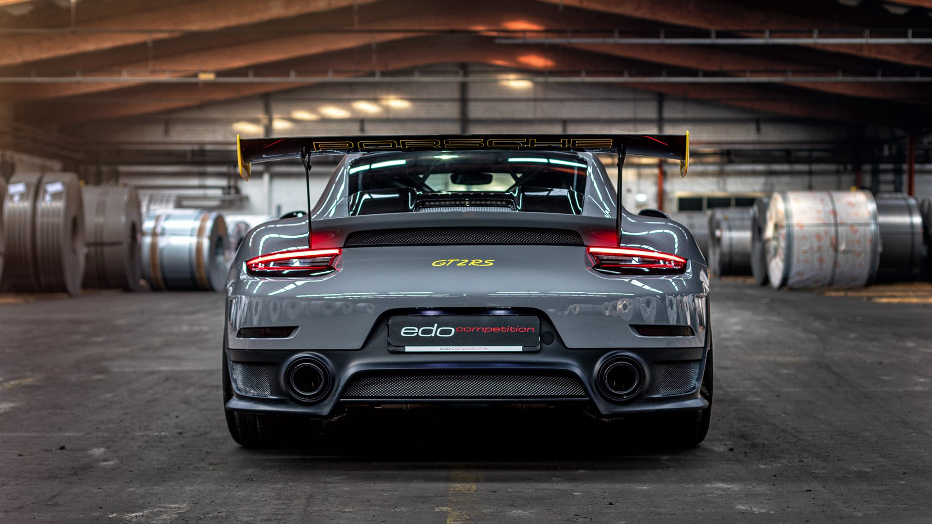 曼城在激烈决赛中夺得冠军头衔