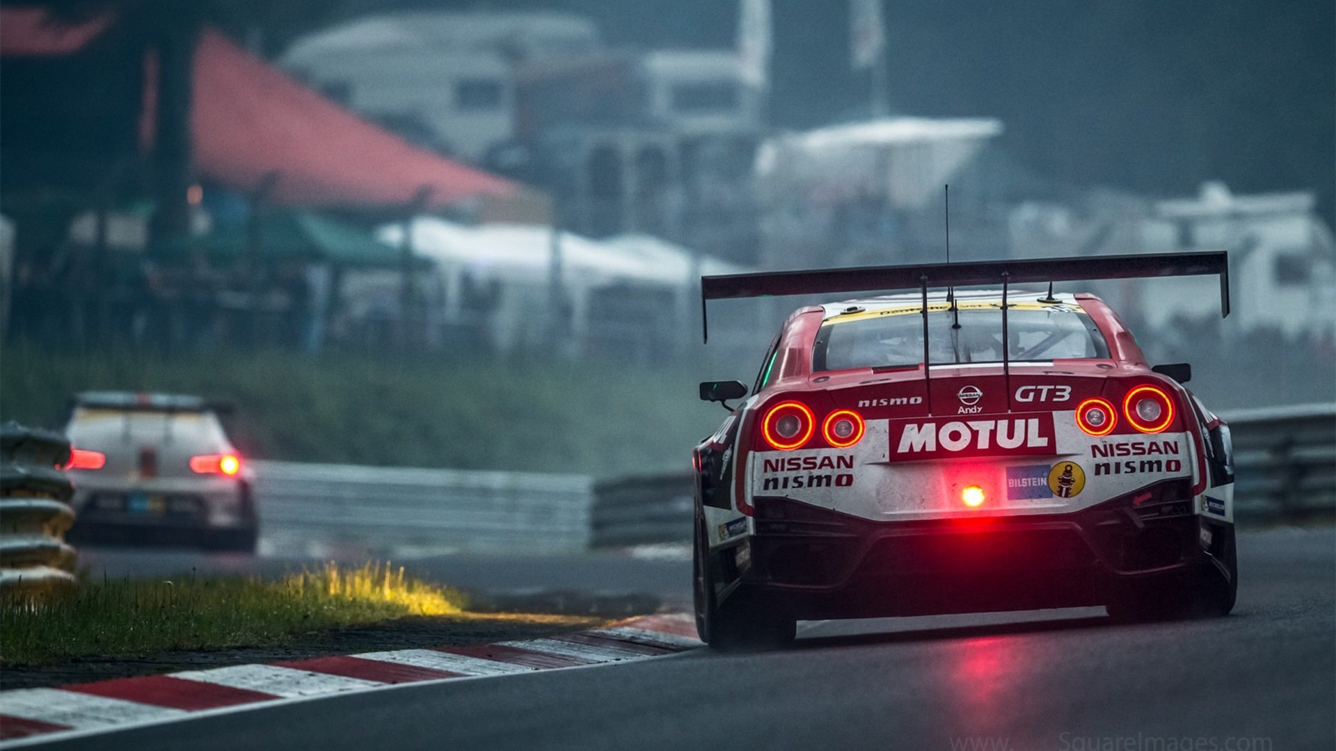 特色足球运动在国际高校中逐渐普及,促进交流融合,足球特色学校主题绘画